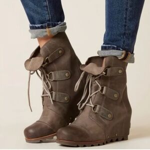 Sorel Joan of Arctic Wedge Ankle Lace-Up Boots Women's Ash Brown, size 10.5